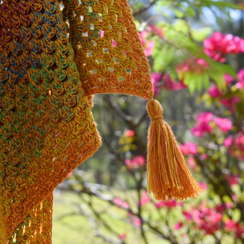 Free Pattern! Keep calm and crochet this simple Granny Shawl <3